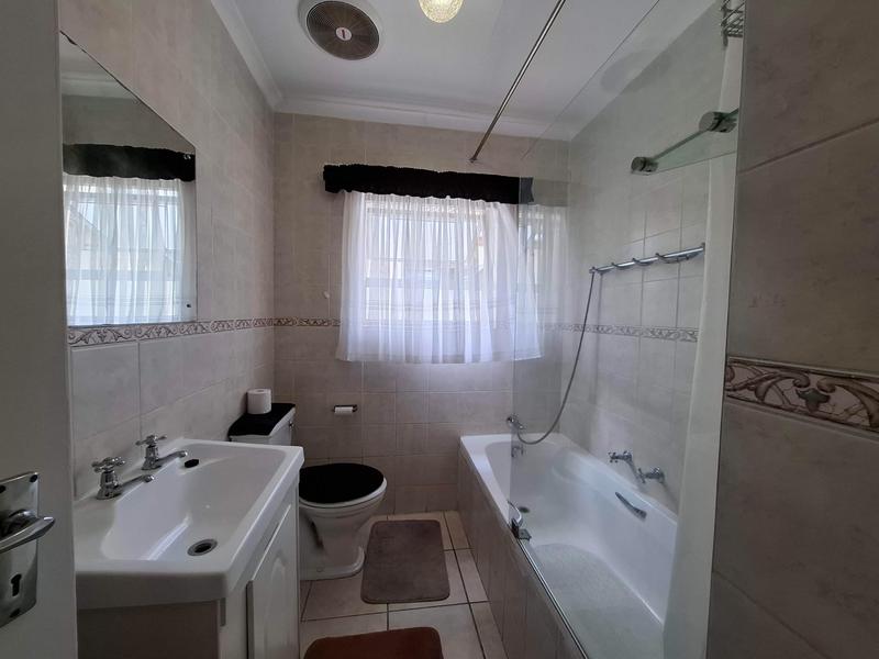 To Let 3 Bedroom Property for Rent in Fairview Golf Estate Western Cape